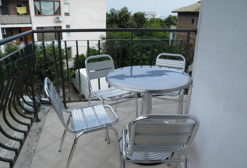 شقة غرفتين, Family Hotel Maritime