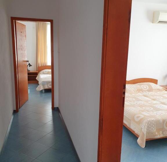 Апартаменты 2 Спальни, Family Hotel Maritime