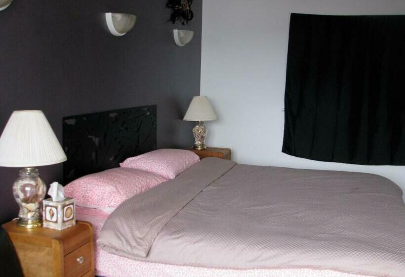 חדר סטנדרט חדר אמבטיה משותף, Fireflies Bed & Breakfast