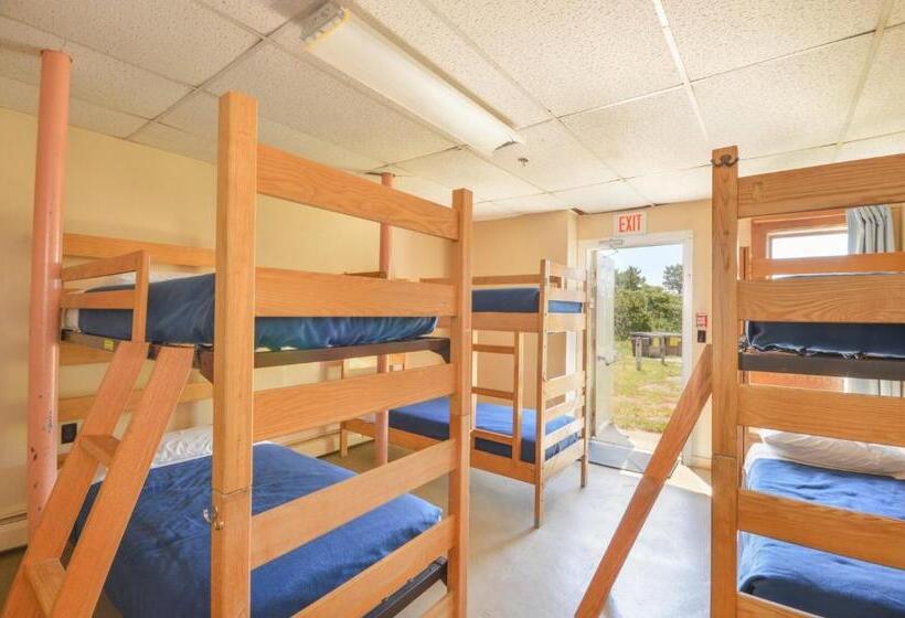 Кровать в Общей Комнате, Hi  Truro Hostel
