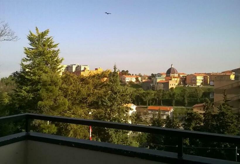 غرفة قياسية ثلاثية, Du Parc