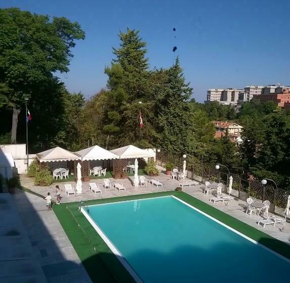 غرفة قياسية ثلاثية, Du Parc