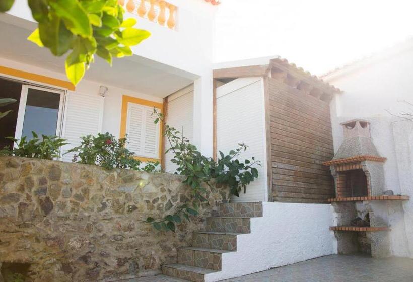 إستوديو قياسى مزودة بتراس, Casa Ardomar