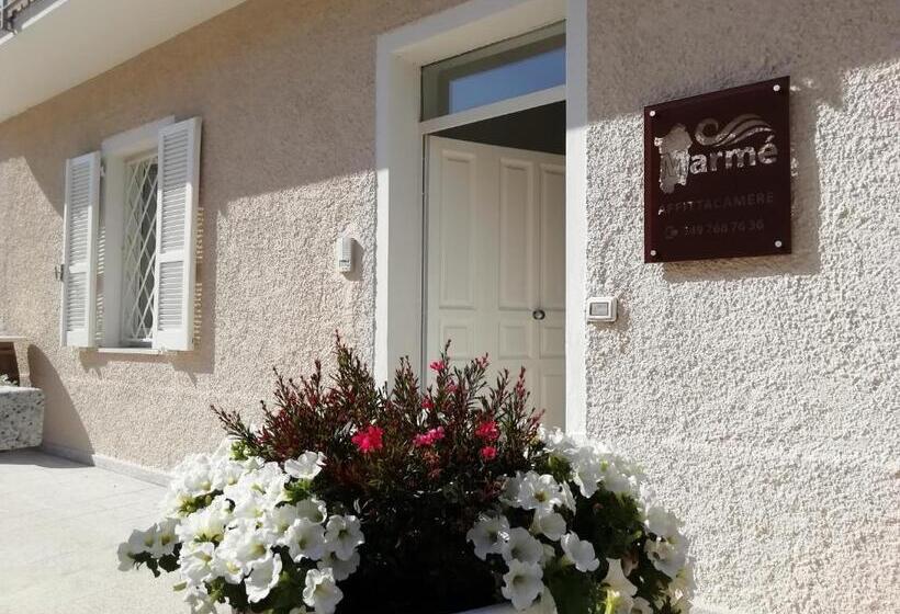 带大床的标准间, Marmè