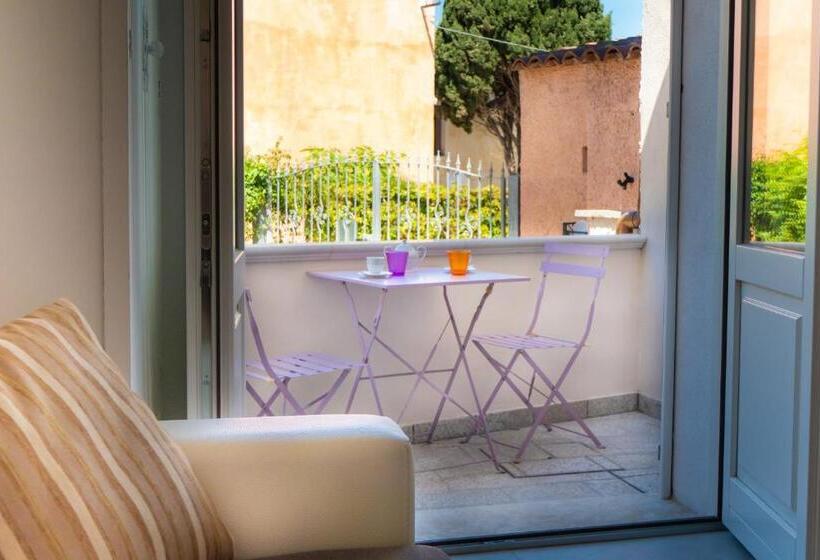 家庭小型套房, Marmè