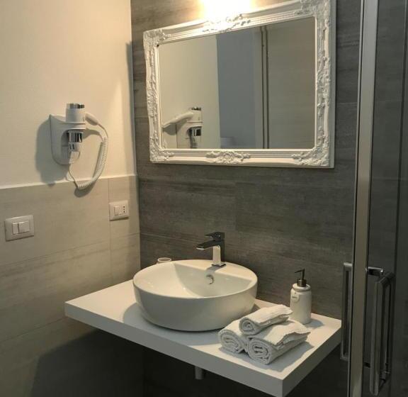 带大床的标准间, Marmè