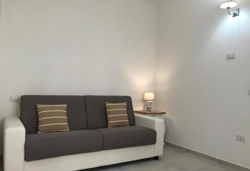 家庭小型套房, Marmè