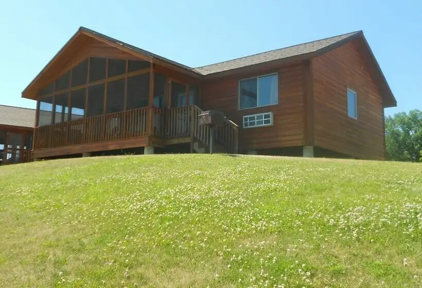 キャビン, Neshonoc Lakeside Camping Resort