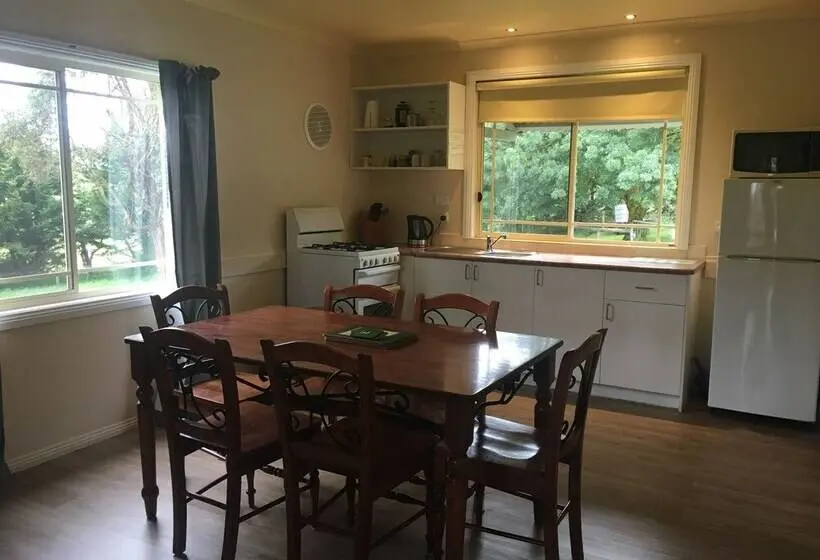 ２ベッドルームハウス, Neerim Country Cottages