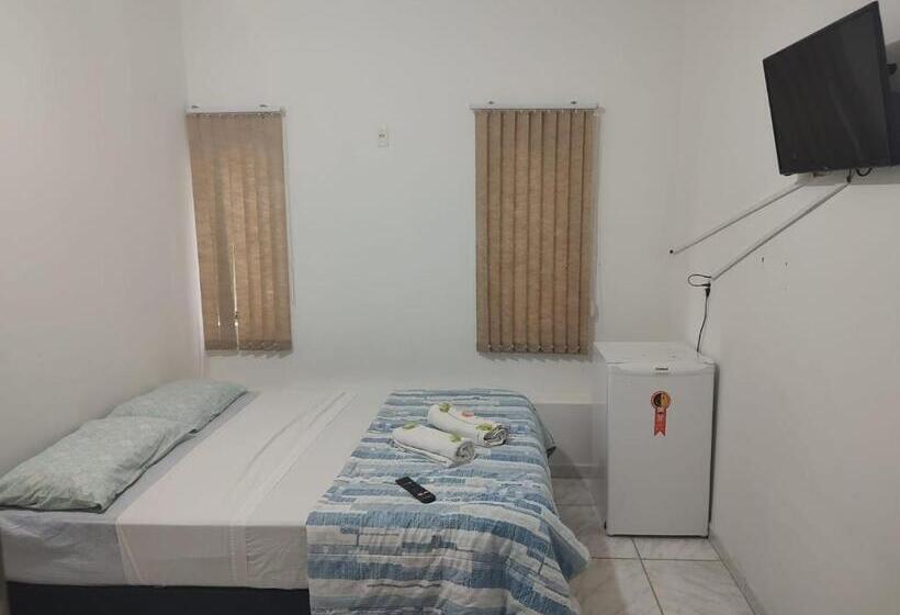 חדר לארבעה סטנדרטי עם מרפסת, Pousada Ilha Da Madeira