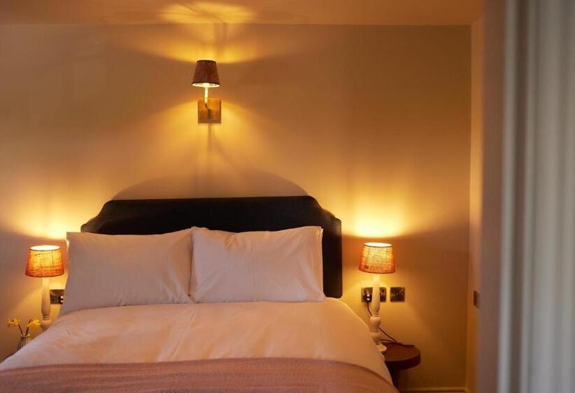 غرفة قياسية, The Bell & Crown