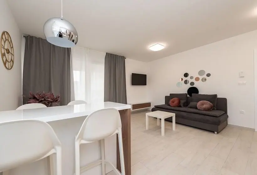 2ベッドルームのスーペリアアパートメント, Apartments & Rooms Pool Villas Maris B