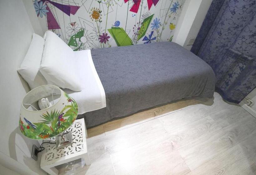 اتاق عادی یک تخته, Hostal Foster