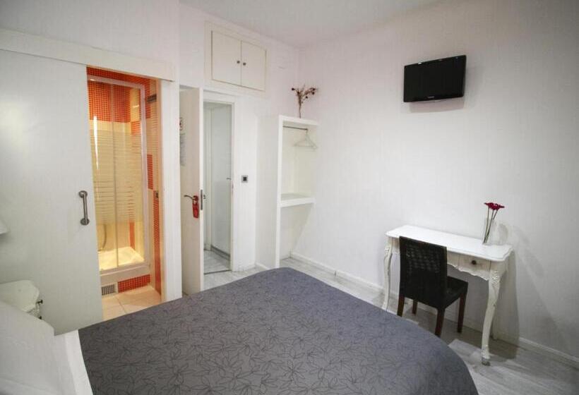 اتاق استاندارد, Hostal Foster