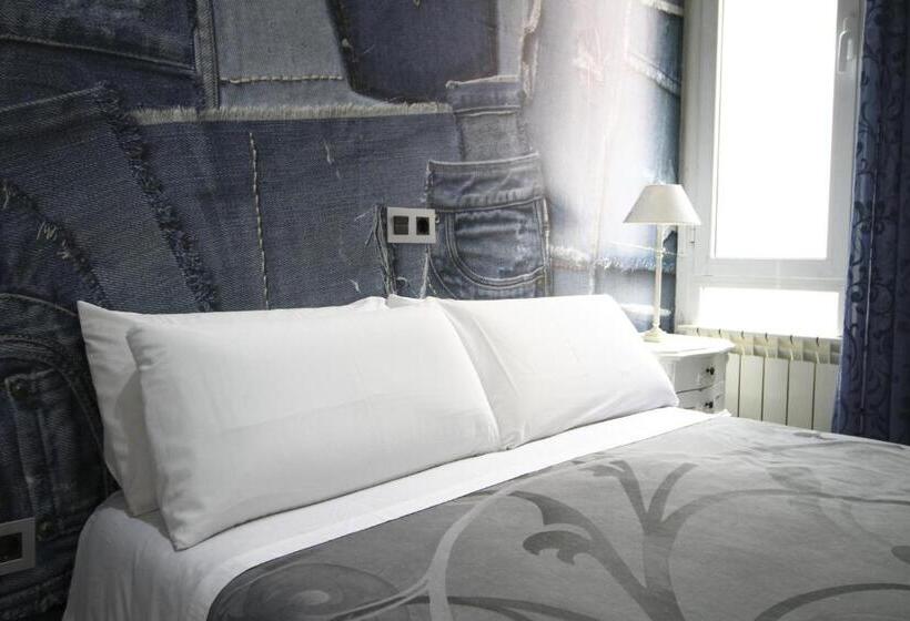 اتاق استاندارد, Hostal Foster