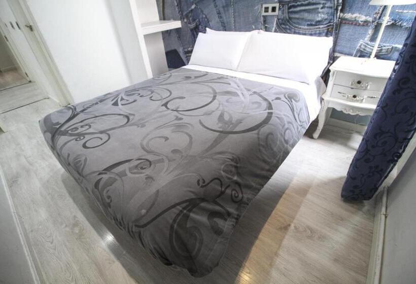 اتاق استاندارد, Hostal Foster