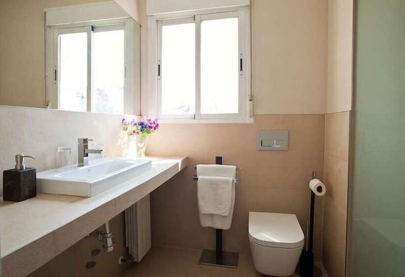 اتاق استاندارد, Hostal Foster