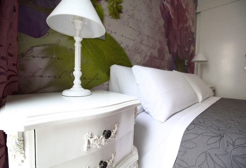 اتاق استاندارد, Hostal Foster