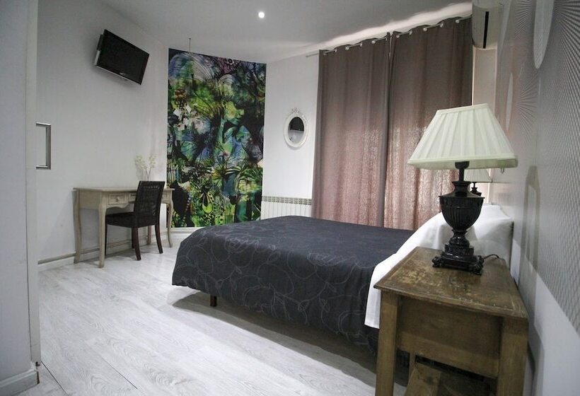 اتاق استاندارد, Hostal Foster