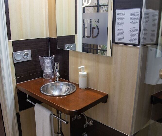 اتاق استاندارد یک نفره, Hostal Gud Salamanca
