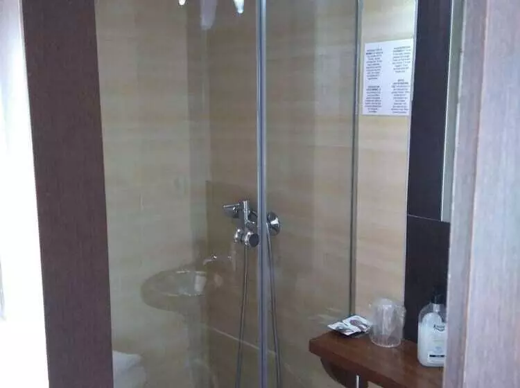 اتاق استاندارد یک نفره, Hostal Gud Salamanca