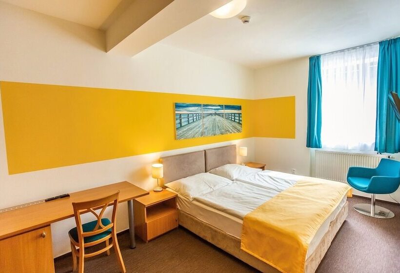 スタンダードトリプルルーム, Vz Bedřichov