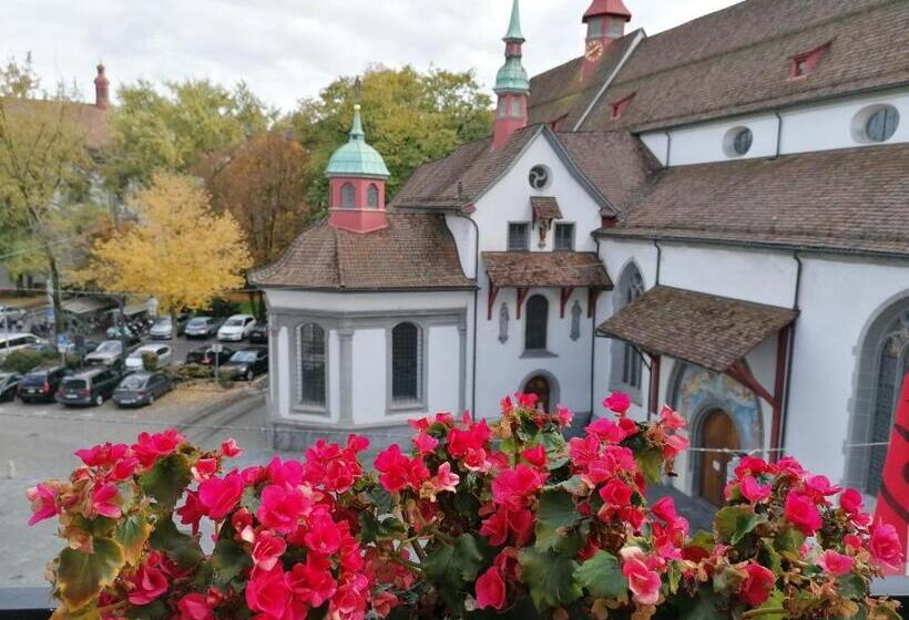 اتاق لوکس, Schlüssel