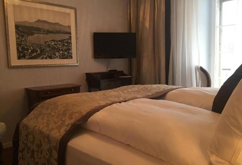 اتاق لوکس, Schlüssel