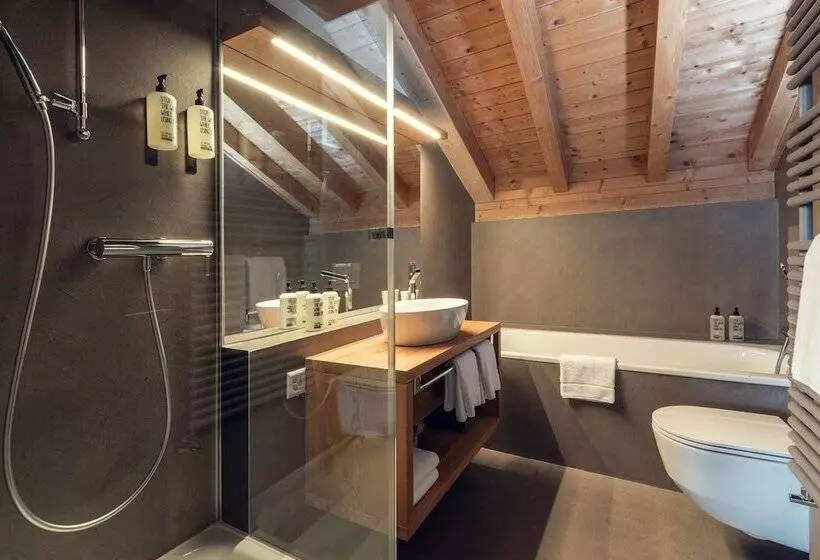 ドゥプレックスルーム, Conrad's Mountain Lodge
