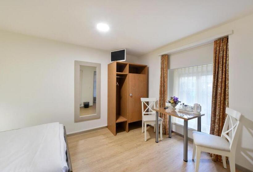 اتاق عادی با تخت دوبل, Hirschen