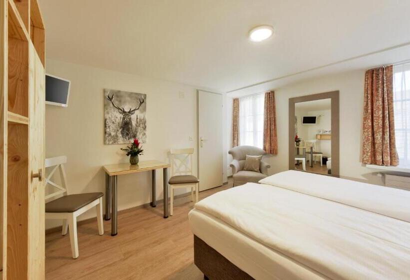 اتاق استاندارد, Hirschen