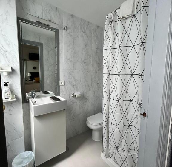 Номер Стандарт, Hostal Berlin