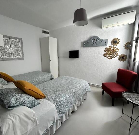 Номер Стандарт, Hostal Berlin