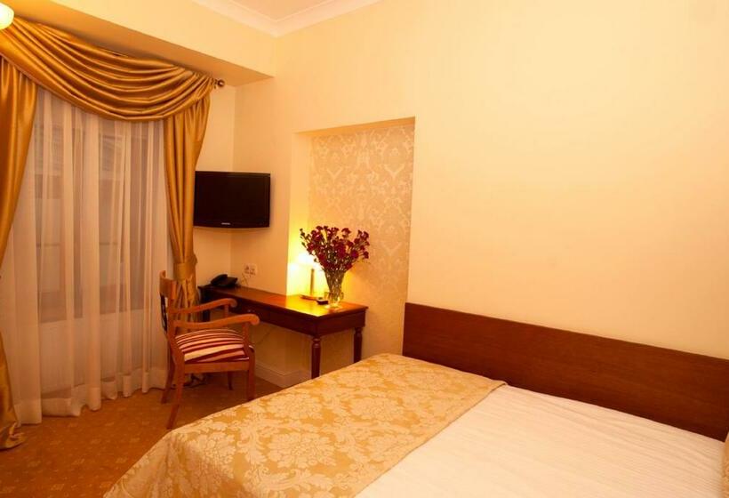 اتاق کلاسیک یک تخته, Kolegiacki