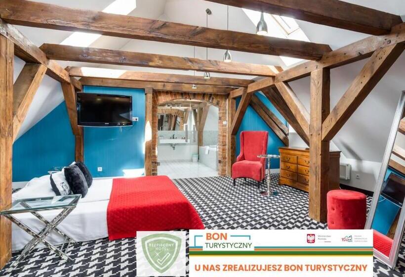 اتاق لوکس, Kolegiacki