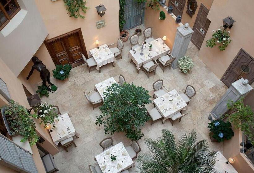 Classic Interior Room, Kolegiacki