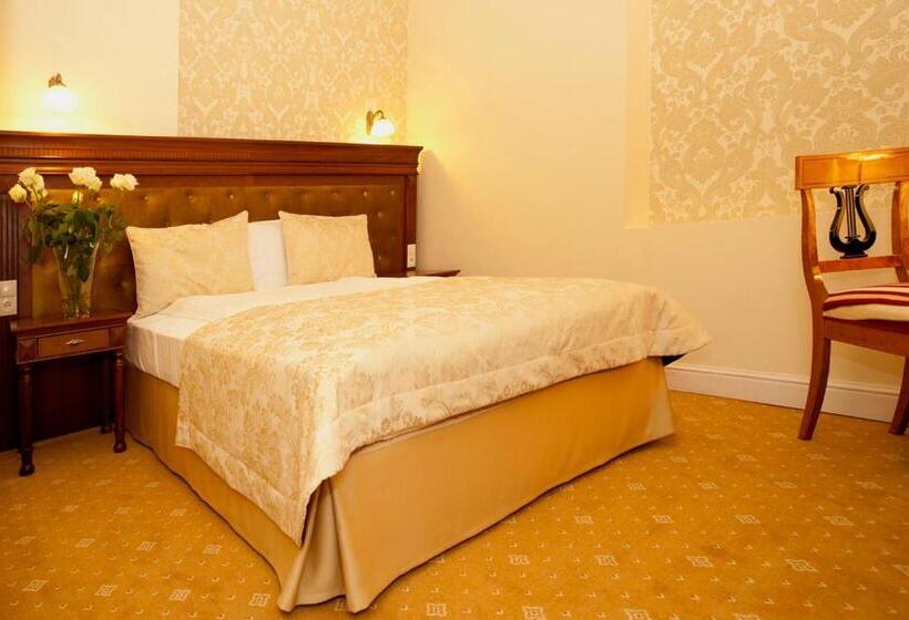 Classic Interior Room, Kolegiacki