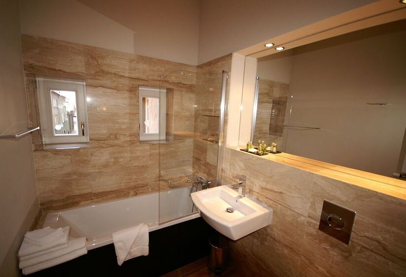 اتاق کلاسیک, Kolegiacki