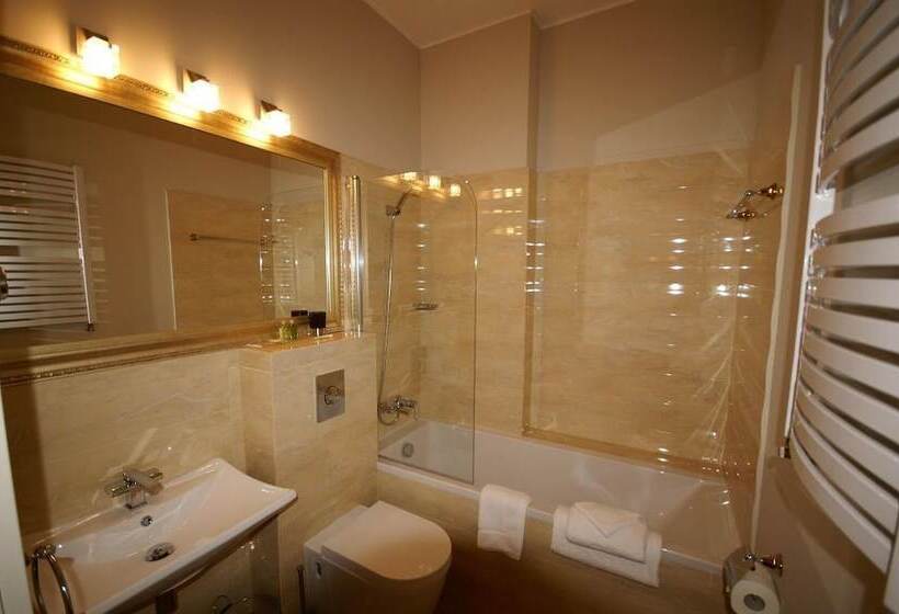 Classic Interior Room, Kolegiacki