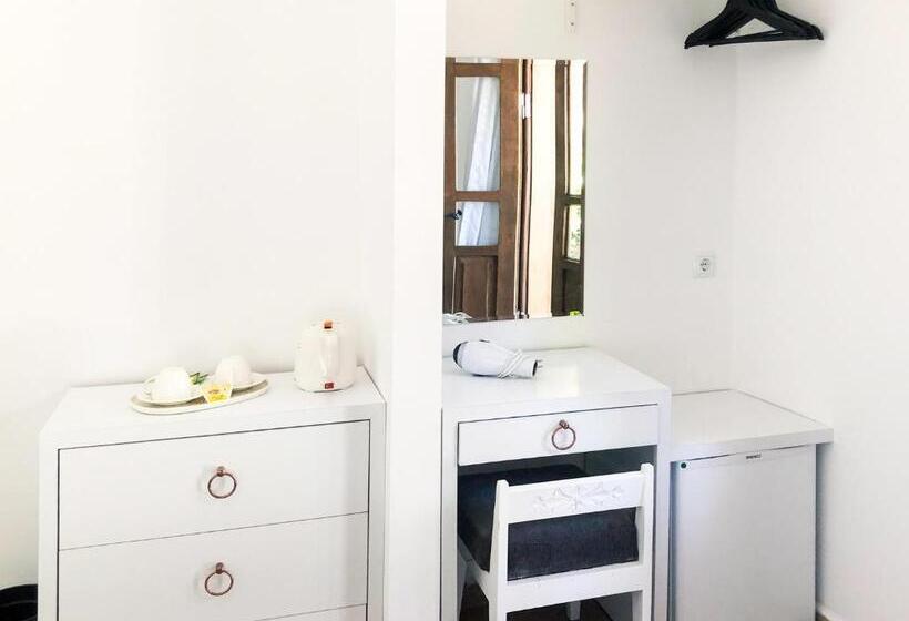 Номер Стандарт с Балконом, Murat Pasha Mansion