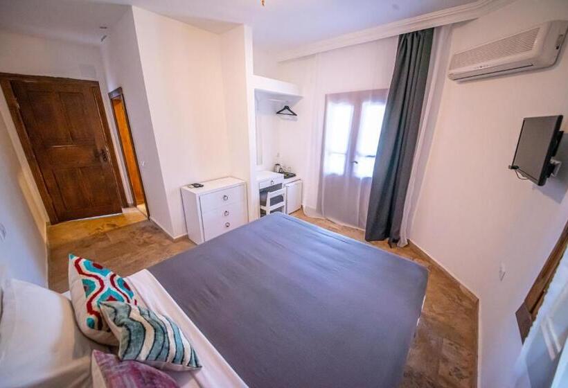 Номер Стандарт с Балконом, Murat Pasha Mansion