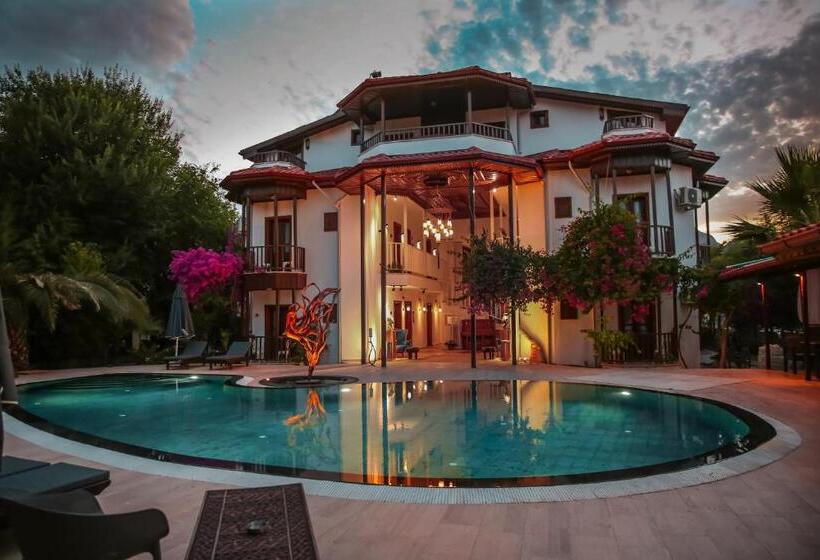 Номер Стандарт Вид на Бассейн, Murat Pasha Mansion