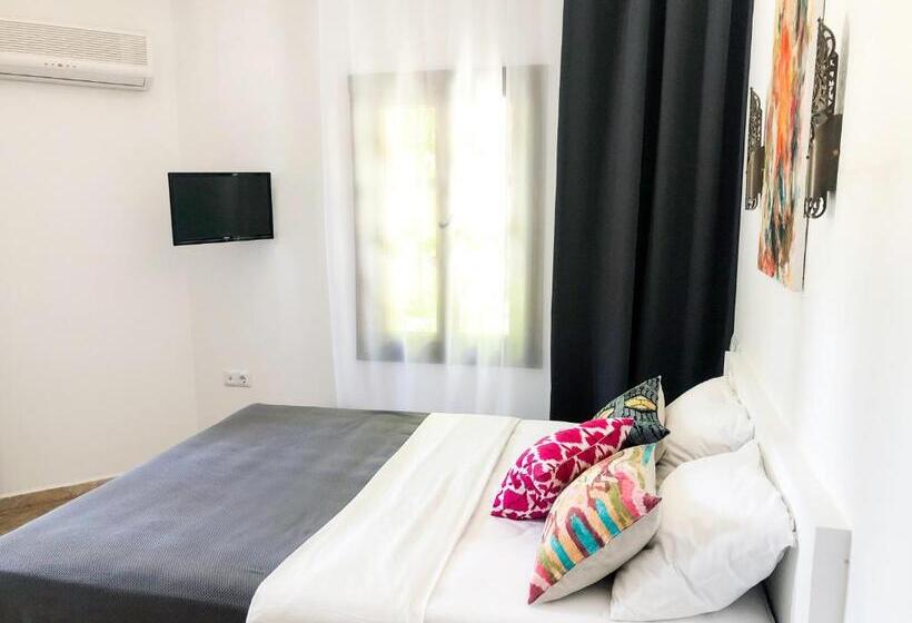 Номер Стандарт Вид на Бассейн, Murat Pasha Mansion