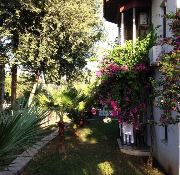 Номер Стандарт, Murat Pasha Mansion