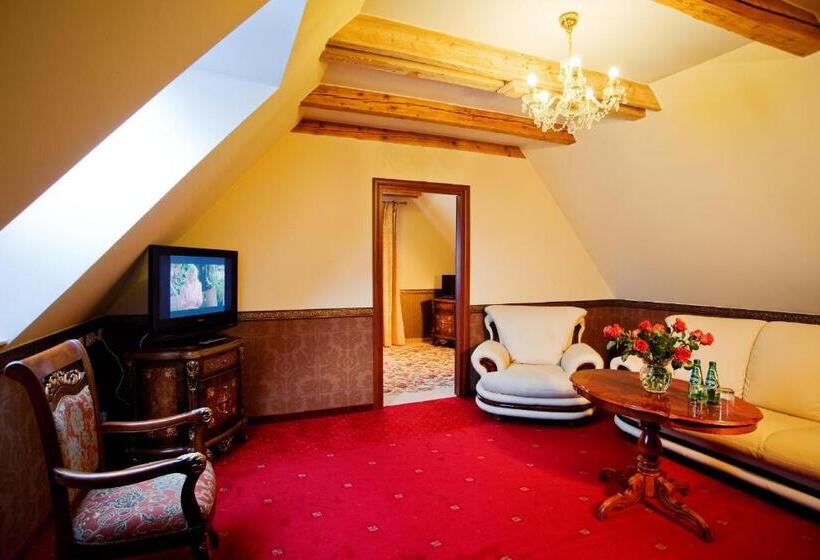 家庭公寓, Pałac Margot Nature&spa