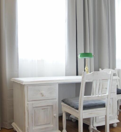 Single Interior Room