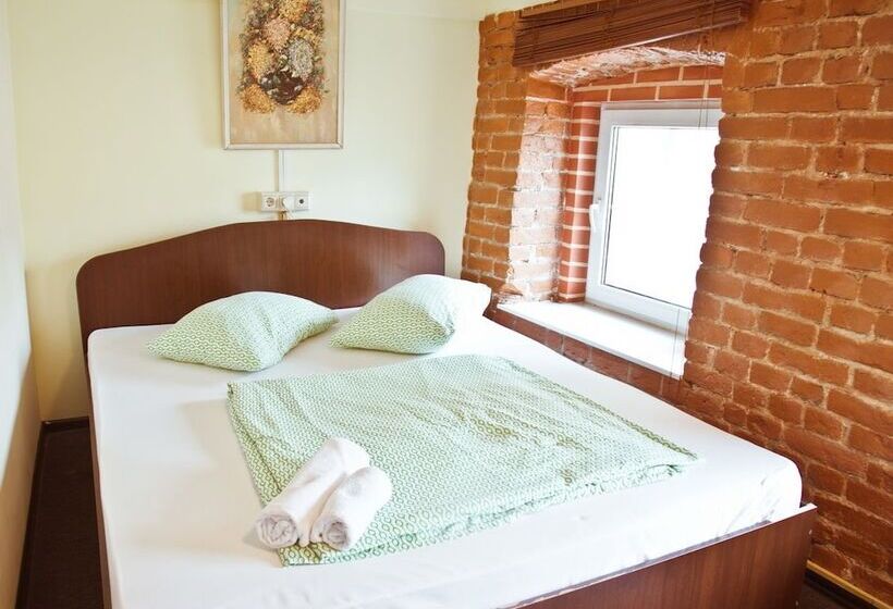 اتاق استاندارد, Post