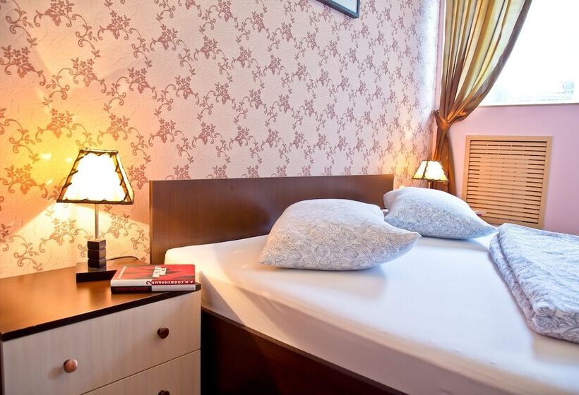 اتاق اکونومی, Post