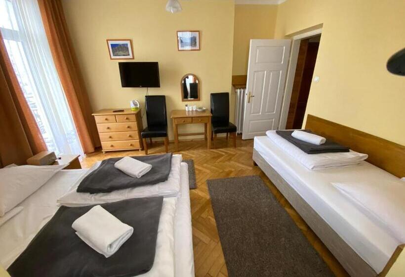Quarto Triplo Estandar, Rusałka