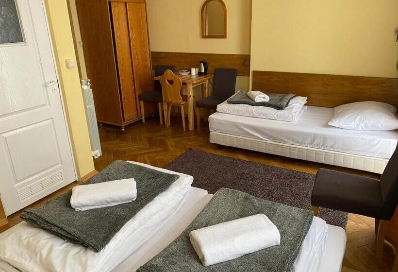 标准三人间, Rusałka